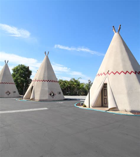 Teepee motel - The Holbrook Wigwam Motel, with motel rooms built to look like teepees, is one of only seven Wigwam Villages built in the United States between 1933 and 1949 — …